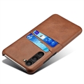 Samsung Galaxy S23 5G KSQ Päällystetty Muovikotelo Korttitaskuilla - Ruskea