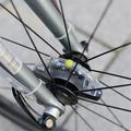 LEADBIKE A108 Ladattava pyörä LED-pyörävalo 7 väriä muuttuva vedenpitävä polkupyörän rengasvalo Ultra kirkas turvallisuuspyörän lisävarusteet viileille aikuisille pyöräilyyn