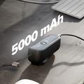 SBS 2-in-1 hybridi-virtapankki ja seinälaturi sisäänrakennetulla USB-C-kaapelilla - 5000mAh - musta