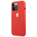Ferrari Scuderia On Track iPhone 13 Pro Max Silikonikuori - Punainen