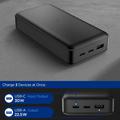 Spigen EA3030 Varavirtalähde 30000mAh, jossa on 2x USB-C- ja USB-A-portit - musta