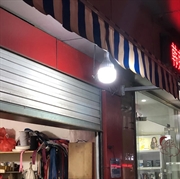 V52 Kannettava ladattava aurinko Camping LED-lamppu / lamppu, jossa on 5-vaihteinen valaistus ja koukku