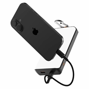 Xtorm Go2 -sarjan 10000mAh:n aurinkokäyttöinen varavirtalähde/taskulamppu - 20W, USB-C, USB-A - musta