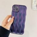 iPhone 13 3D Lineaarinen Aaltoileva Kotelo - Violetti