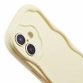 iPhone 16 Plus Candy Color Wavy TPU-kotelo - keltainen
