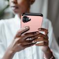 iPhone 16 Plus Hybridikotelo Liukuvalla Korttipaikalla - Tummansininen