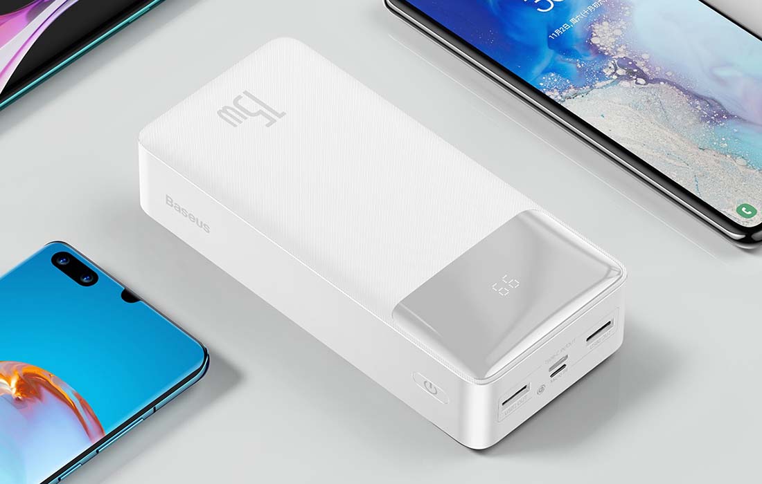 Baseus Bipow digitaalinen näyttö 15W Power Bank 30000mAh - Valkoinen väri